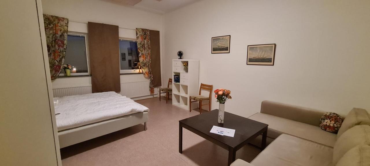 Kg Sleepover & Staellplats Karl Gustav 外观 照片